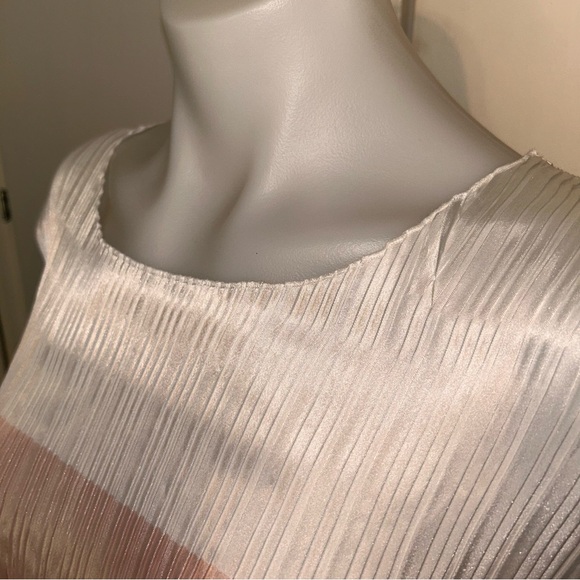 Vintage August Max Woman Sleeveless Blouse - Picture 8 of 12